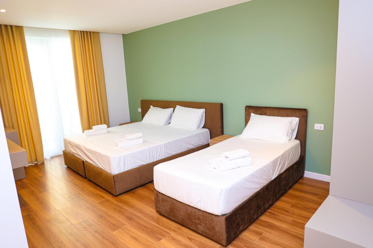 Riviera Palace Hotel Shëngjin